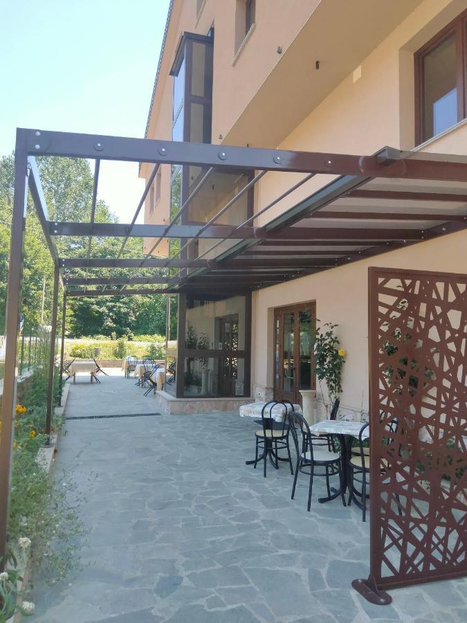 Hotel Ristorante Caligiuri Decollatura Exterior photo